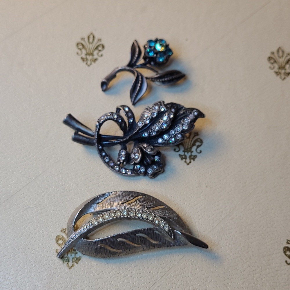 2/$22 Vintage 90's Silvertone Leaves & Flower Rhinestone Brooch Lot